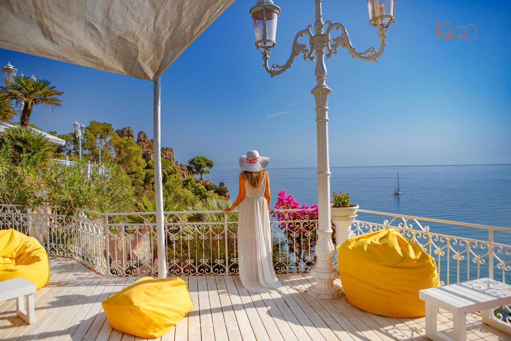 Hotel Kalura Чефалу Екстериор снимка