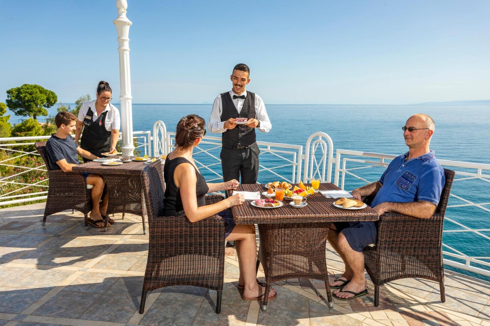 Hotel Kalura Чефалу Екстериор снимка