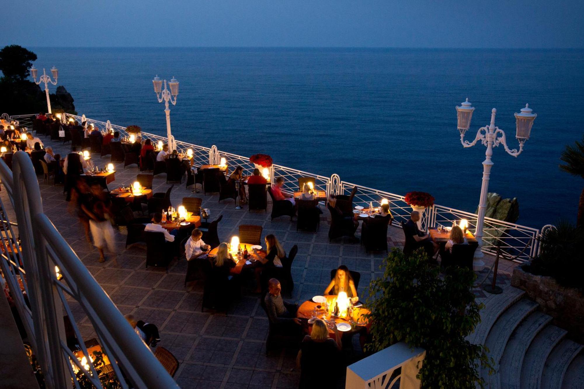 Hotel Kalura Чефалу Екстериор снимка