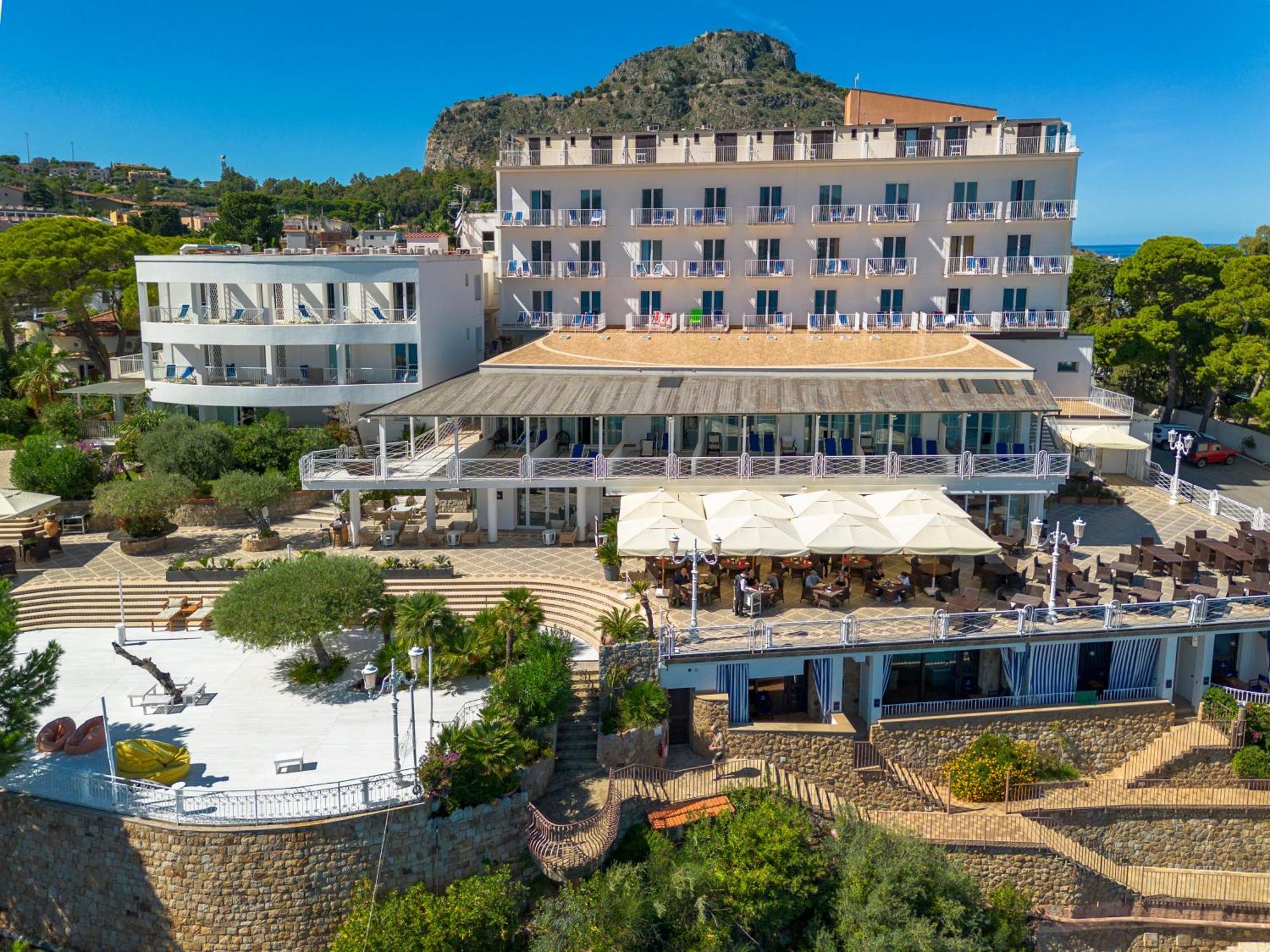 Hotel Kalura Чефалу Екстериор снимка